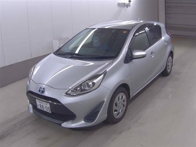2018 Toyota Aqua Sスタイルブラック auction photo 3