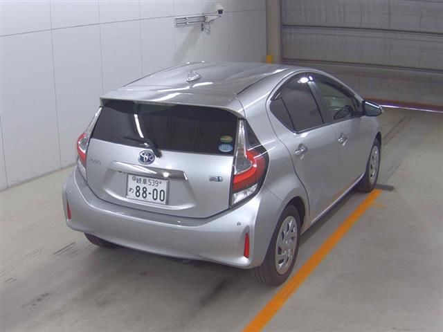 2018 Toyota Aqua Sスタイルブラック auction photo 4