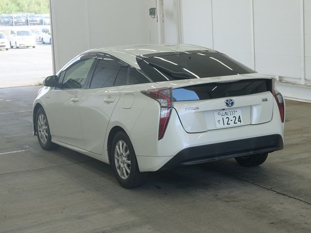 2016 Toyota Prius S auction photo 2