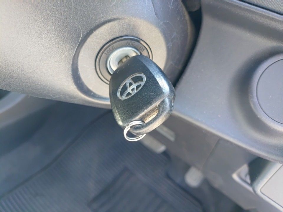 2022 Toyota Aqua auction photo 15