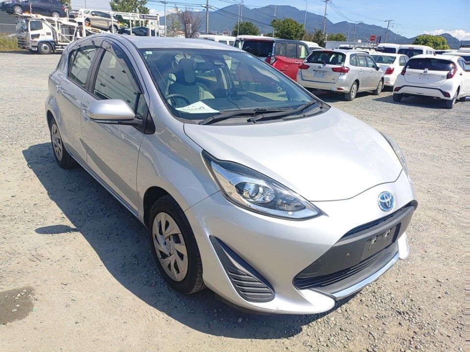 2022 Toyota Aqua auction photo 4