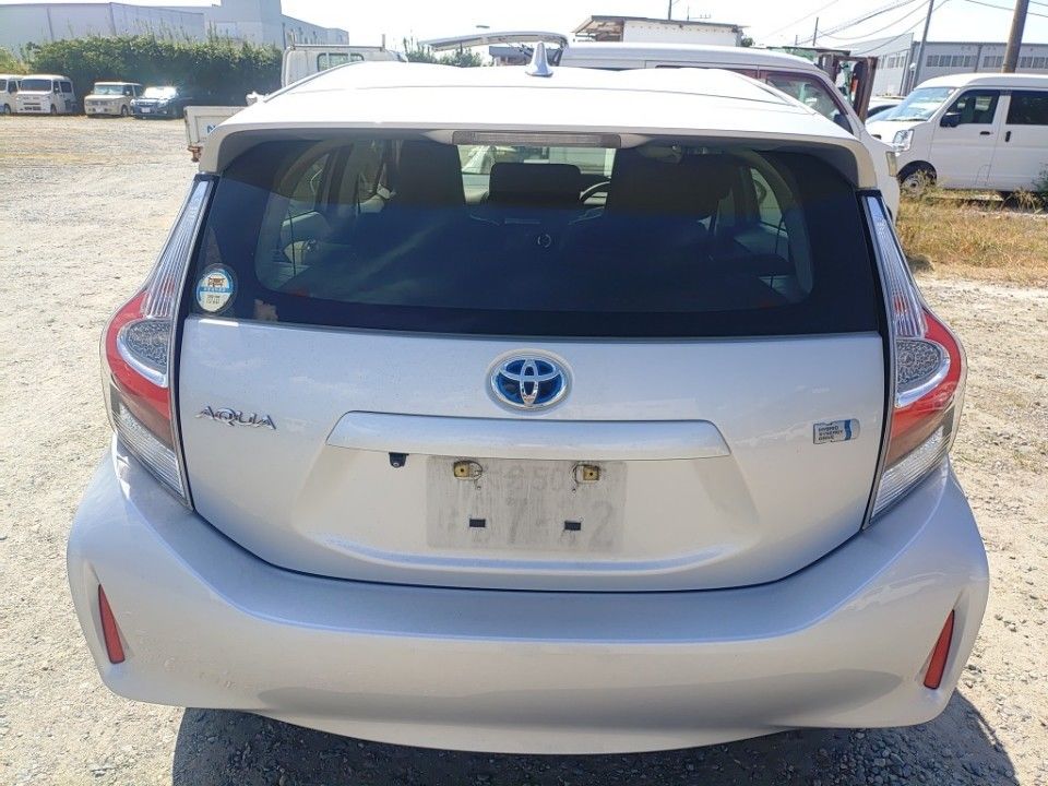 2022 Toyota Aqua auction photo 5