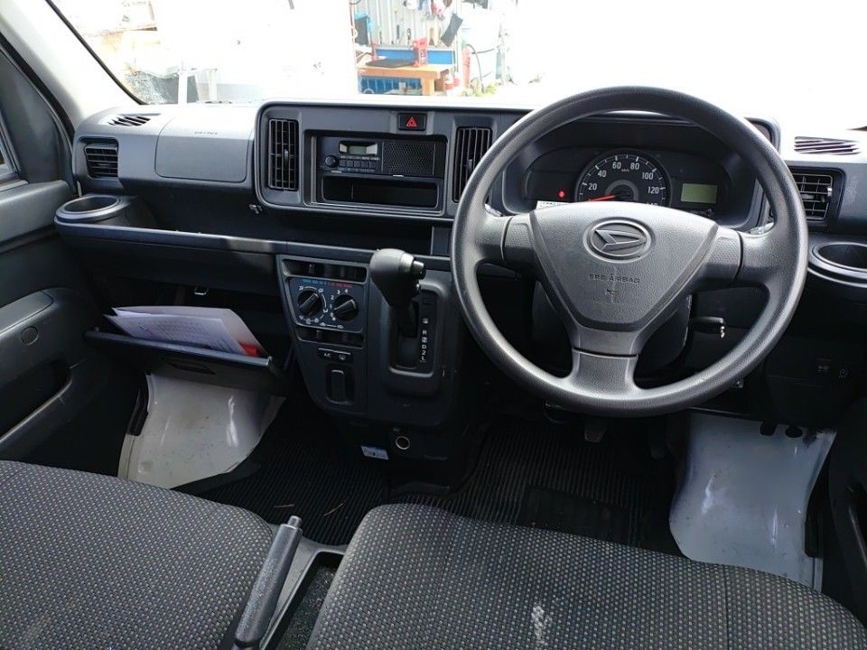 2020 Daihatsu ハイゼット カーゴ auction photo 3