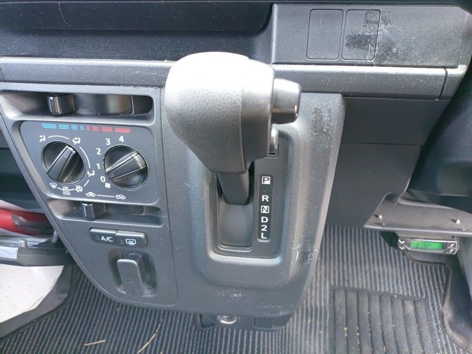 2020 Daihatsu ハイゼット カーゴ auction photo 12