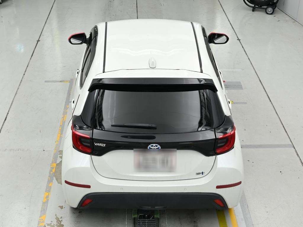 2021 Toyota Yaris ハイブリッドZ auction photo 8