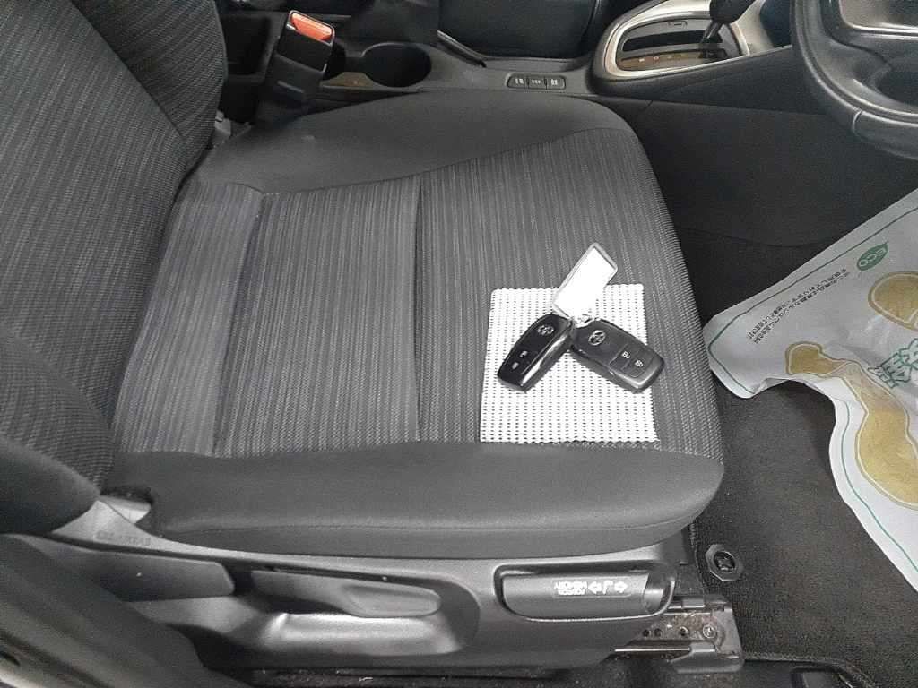 2021 Toyota Yaris ハイブリッドZ auction photo 10