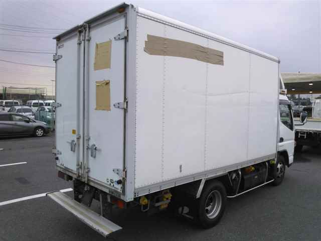 2017 Mitsubishi Fuso Canter 2.0t auction photo 4