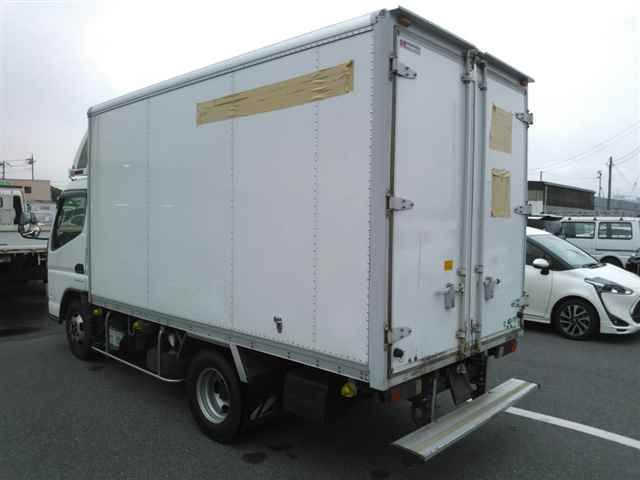 2017 Mitsubishi Fuso Canter 2.0t auction photo 2