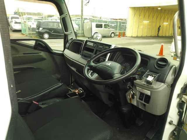 2017 Mitsubishi Fuso Canter 2.0t auction photo 5