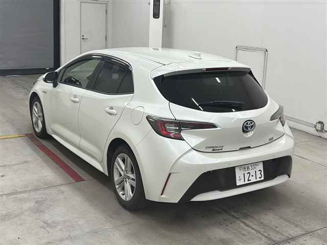 2018 Toyota Corolla Sport ハイブリッドG auction photo 2