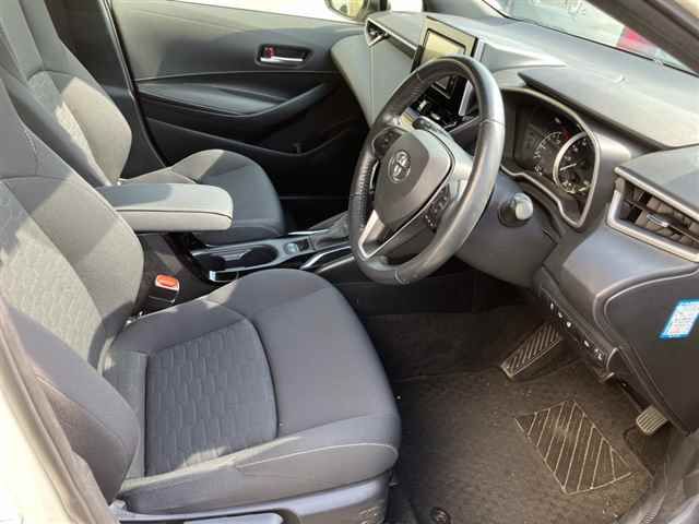 2018 Toyota Corolla Sport ハイブリッドG auction photo 7