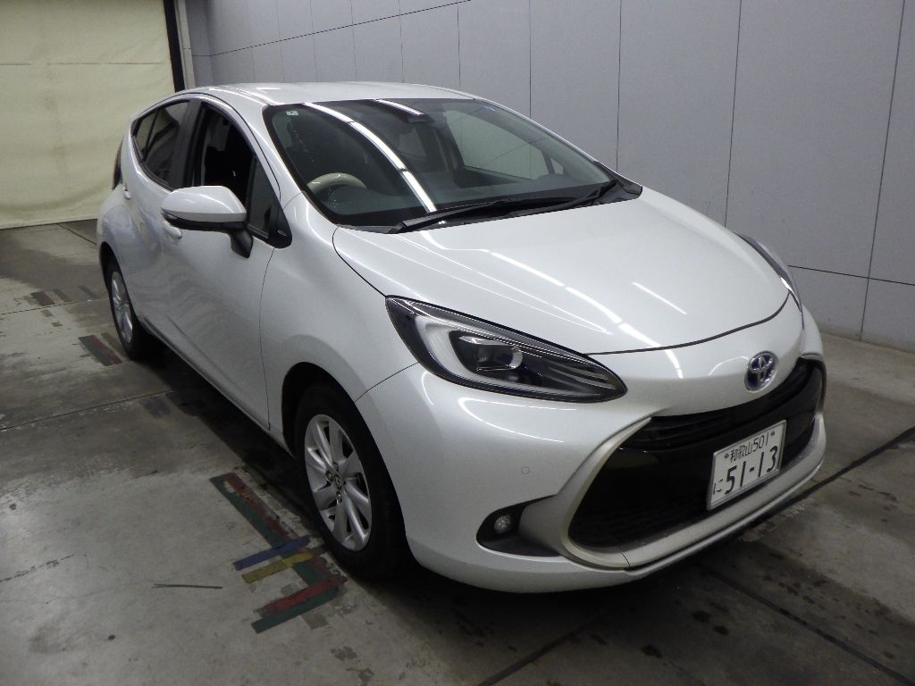 2022 Toyota Aqua Z Japan auction vehicle