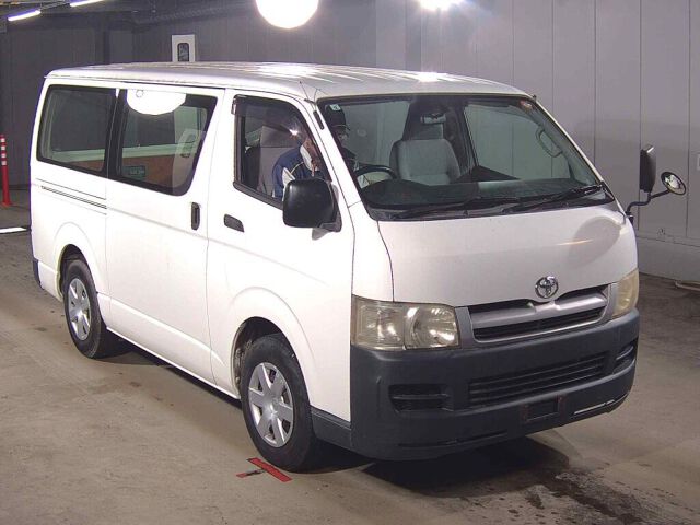 Japan Auction Vehicles 8 2005 Toyota Hiace ロングDX auction photo
