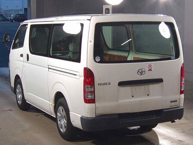2005 Toyota Hiace ロングDX auction photo 2