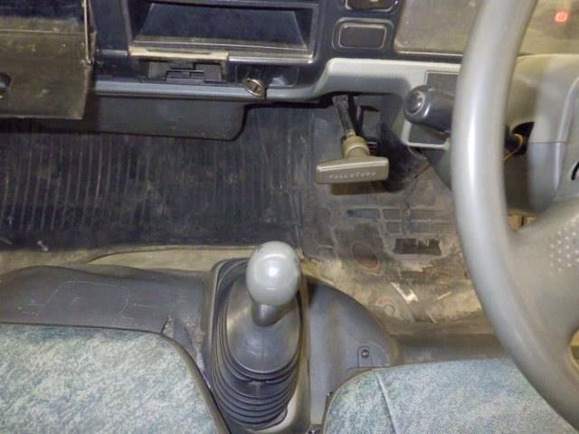 2000 Mitsubishi Fuso Canter dump auction photo 8