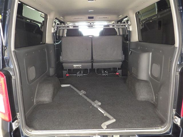 2019 Nissan NV350 Caravan L Premium GX Turbo 4WD auction photo 3