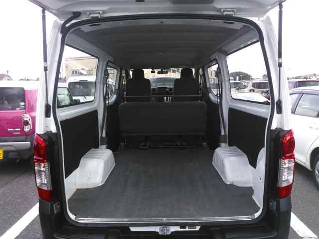 2021 Nissan NV350 Caravan DX auction photo 9