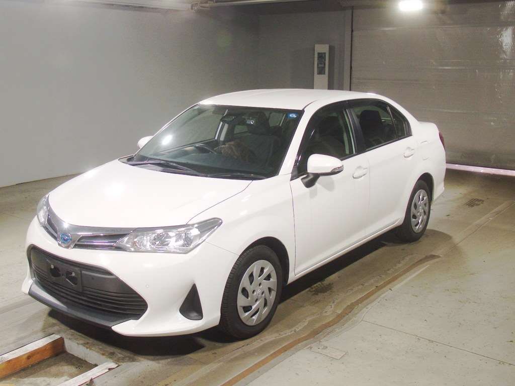 Japan Auction Vehicles 4 2022 Toyota Corolla Axio ハイブリッド EX auction photo