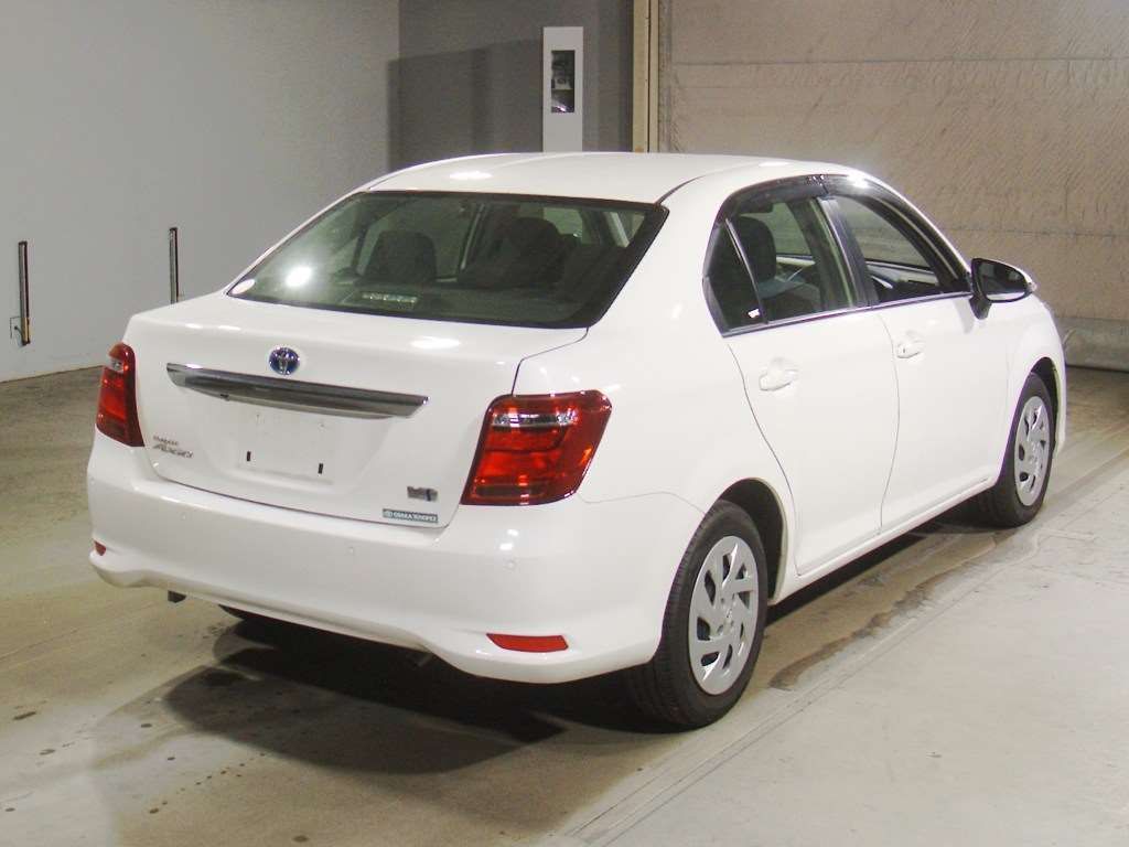 2022 Toyota Corolla Axio ハイブリッド EX auction photo 2
