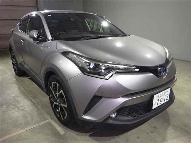 2017 Toyota C-HR G LED Edition auction photo 3