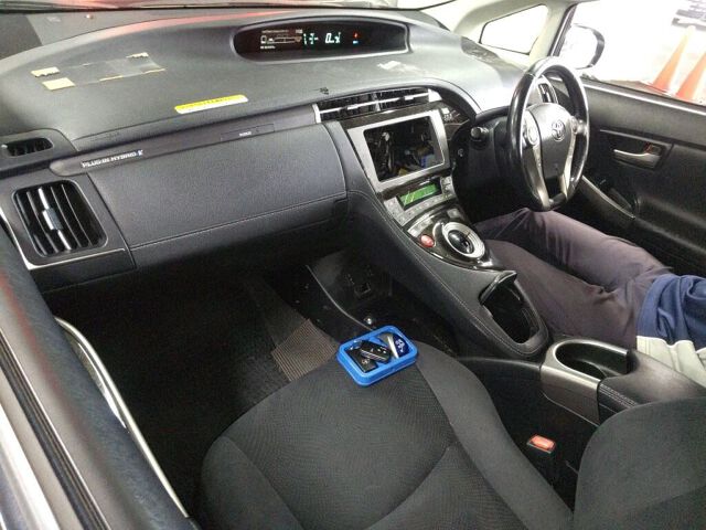 2015 Toyota Prius PHEV S auction photo 3