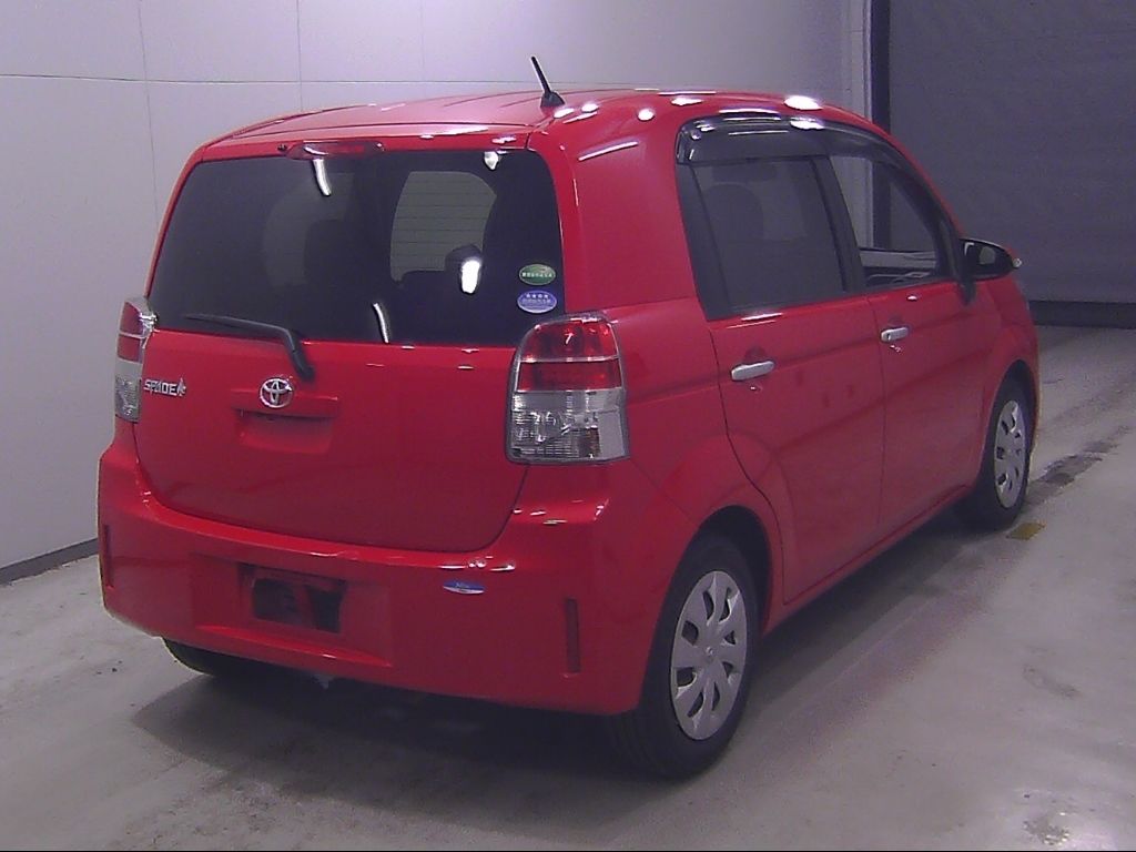 2014 Toyota Spade Y auction photo 2