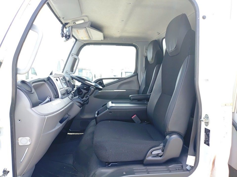 2019 Mitsubishi Fuso Canter auction photo 16