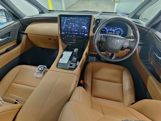 2025 Toyota Vellfire Z Premier auction photo 3