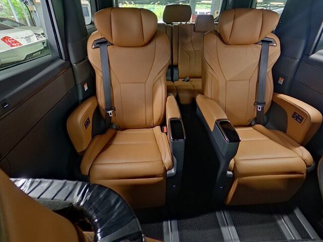 2025 Toyota Vellfire Z Premier auction photo 6