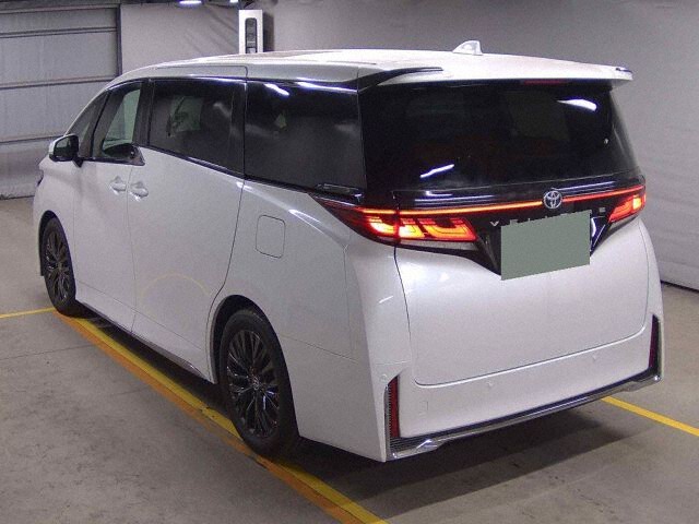 2025 Toyota Vellfire Z Premier auction photo 2