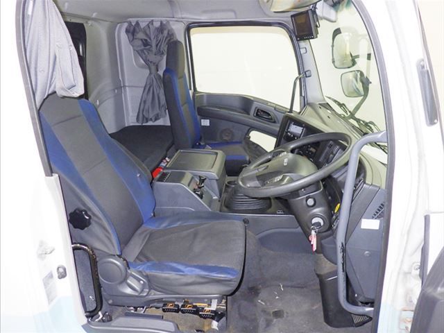 2016 Isuzu ウィング auction photo 6