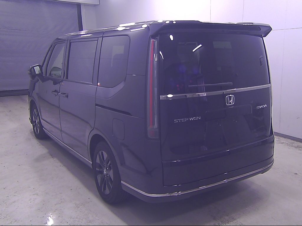 2023 Honda Stepwgn 8 people auction photo 5