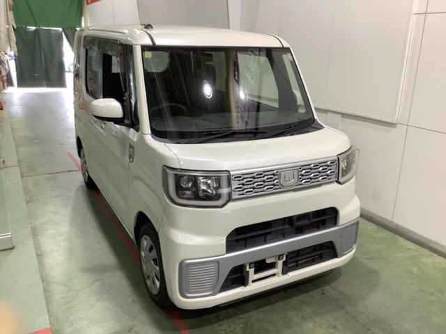 2015 Daihatsu Wake 4WD L SA Japan auction vehicle