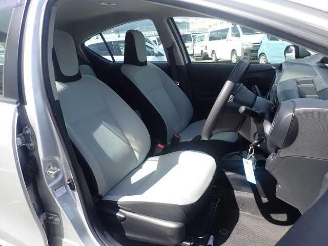 2020 Toyota Aqua L auction photo 5