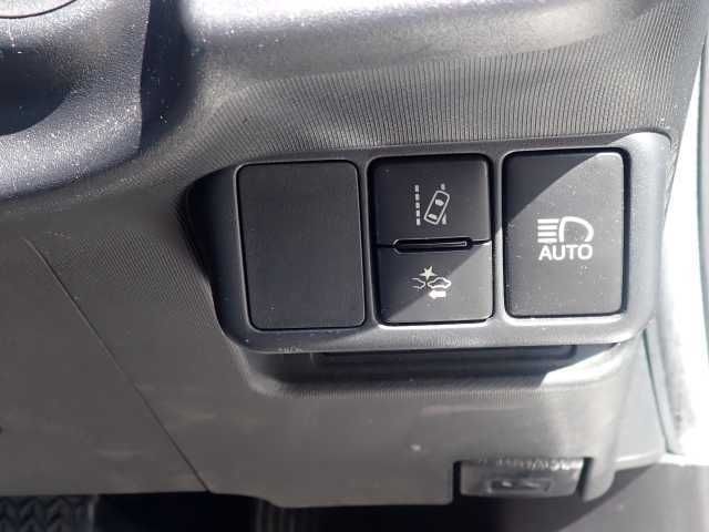 2020 Toyota Aqua L auction photo 10
