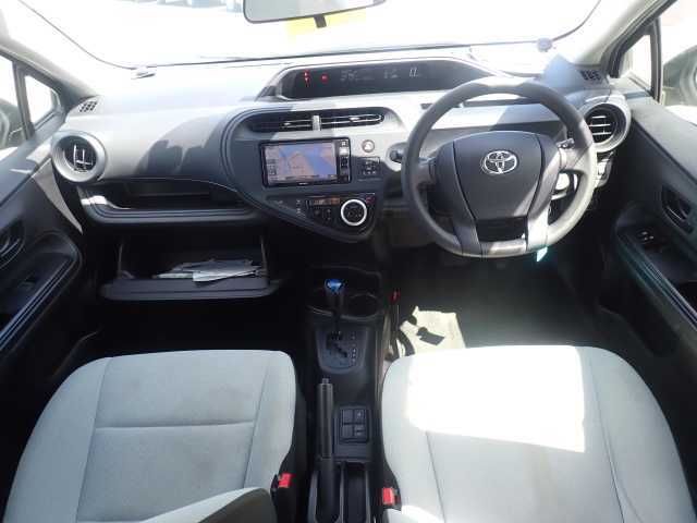 2020 Toyota Aqua L auction photo 3