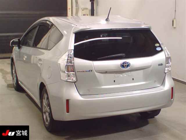 2013 Toyota Prius Alpha S auction photo 2