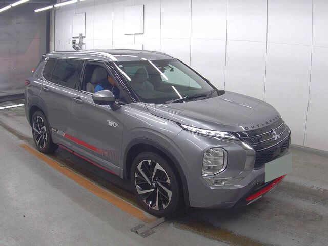 2022 Mitsubishi Outlander PHEV P 4WD Japan auction vehicle