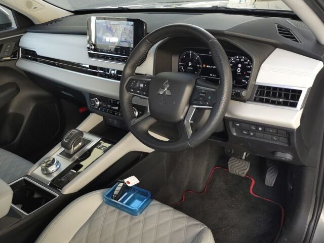 2022 Mitsubishi Outlander PHEV P 4WD auction photo 3