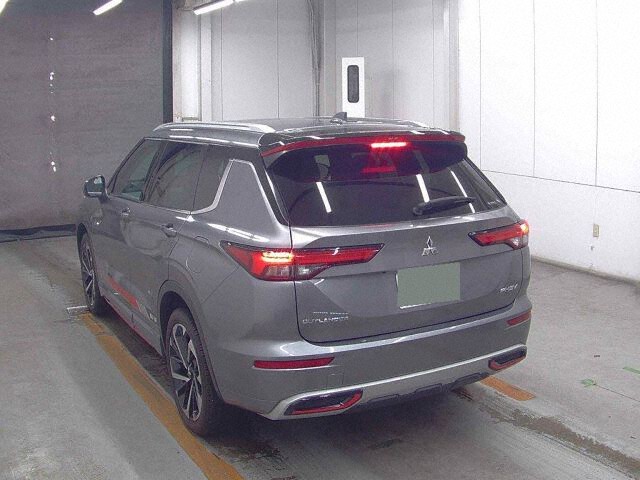 2022 Mitsubishi Outlander PHEV P 4WD auction photo 2