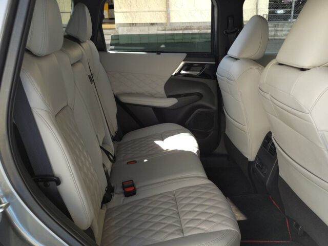2022 Mitsubishi Outlander PHEV P 4WD auction photo 6