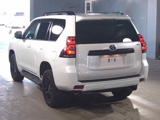 2023 Toyota Land Cruiser Prado TX L-PマットブラE 4WD auction photo 2