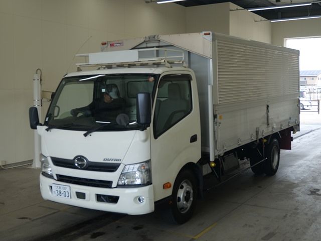 2017 Hino Dutro Aluminum Wing Japan auction vehicle