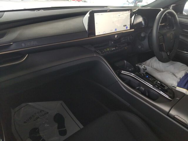 2025 Toyota Crown Sport Sports Z The 70th 4WD auction photo 3