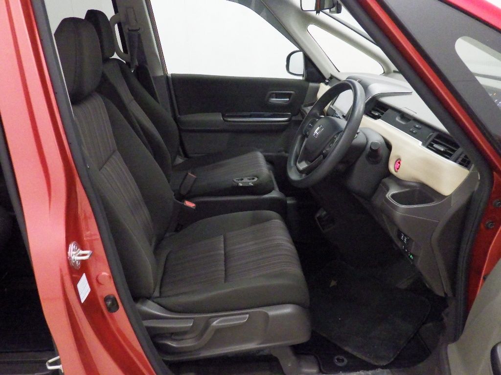 2019 Honda Freed G 6 people auction photo 6