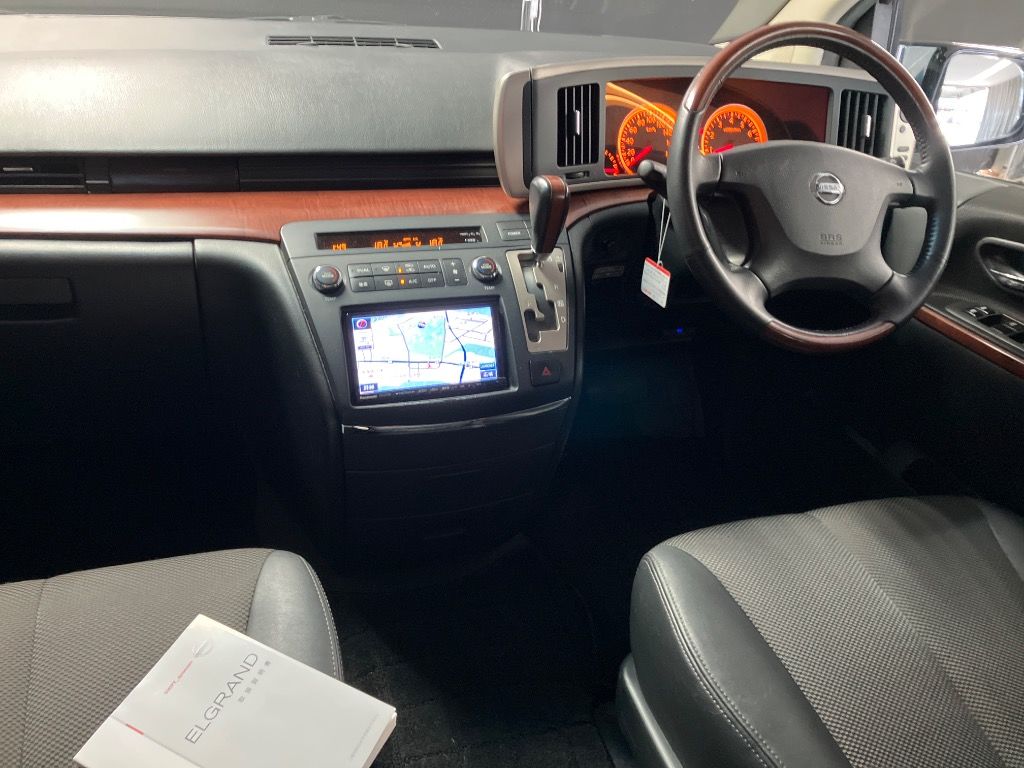 2007 Nissan Elgrand HWS auction photo 3