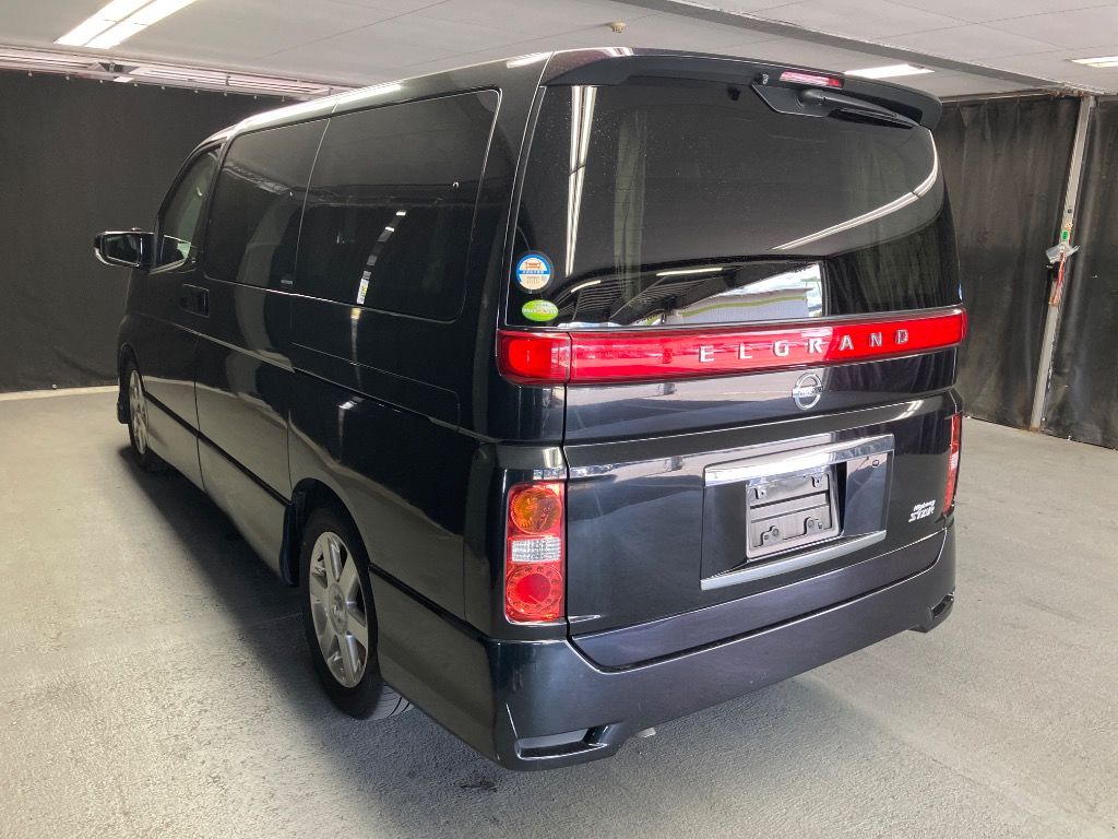 2007 Nissan Elgrand HWS auction photo 2