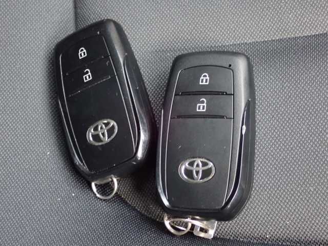 2021 Toyota Yaris HYBRID G 4WD auction photo 10