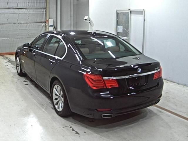 2009 BMW 7 Series 740i auction photo 2