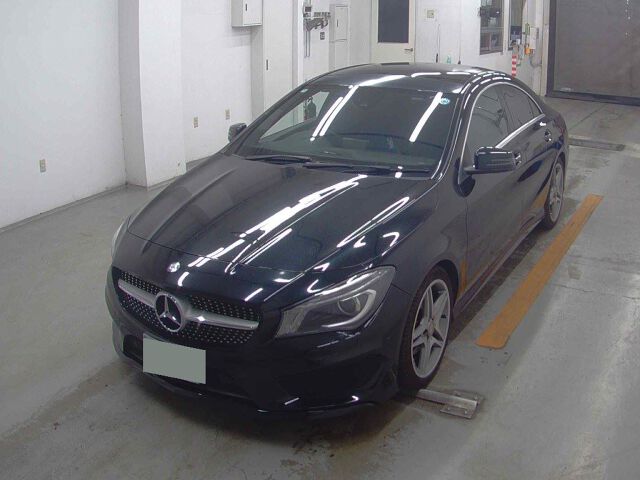 2014 Mercedes-Benz CLA-Class CLA180 AMG Line auction photo 4